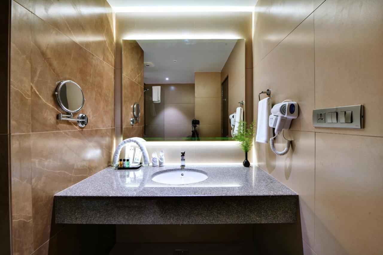 Click Hotel Pithampur Mhow Dış mekan fotoğraf