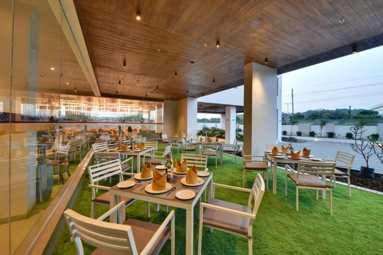 Click Hotel Pithampur Mhow Dış mekan fotoğraf