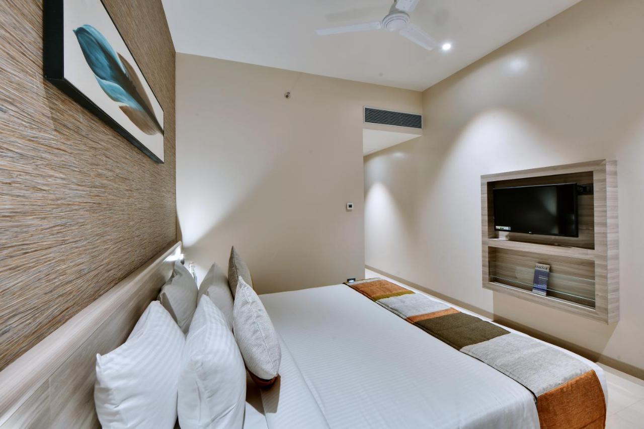 Click Hotel Pithampur Mhow Dış mekan fotoğraf