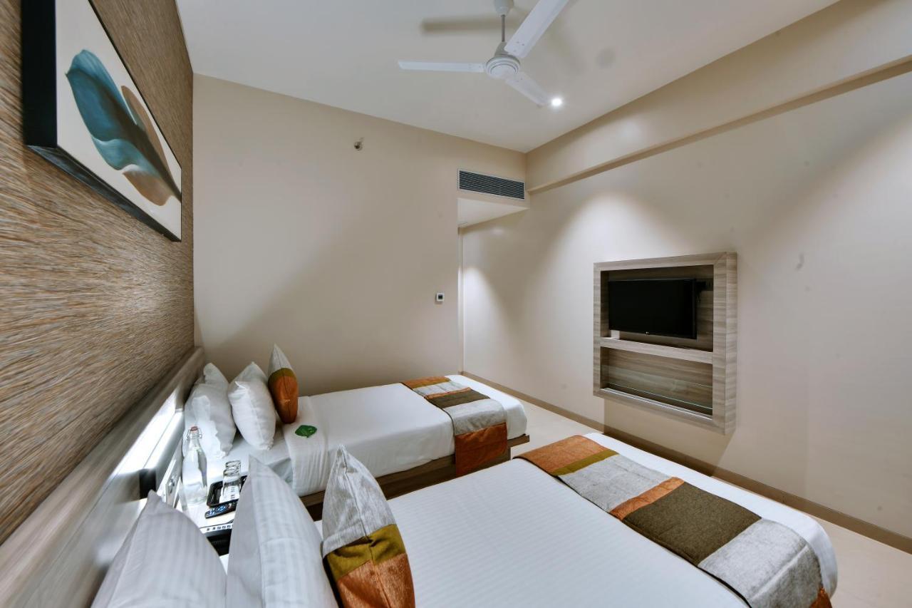 Click Hotel Pithampur Mhow Dış mekan fotoğraf